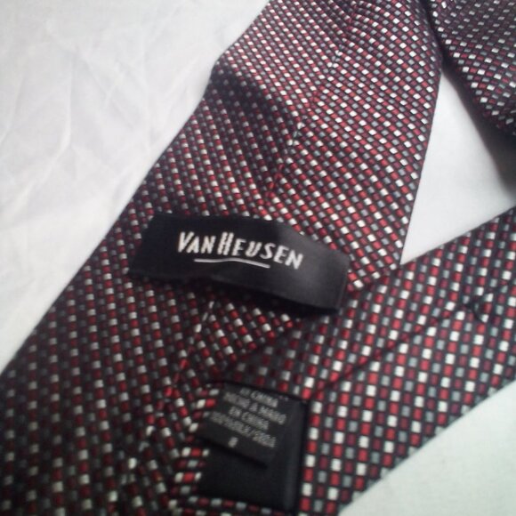 Van Heusen Tie Necktie Men Silk Dots Red Silver Black - Picture 2 of 7